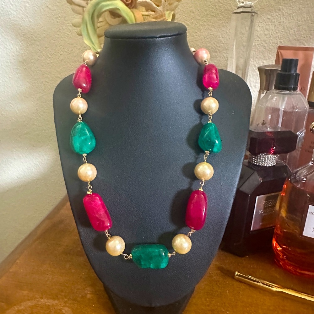 Elegant Multicolor Stone and Glass Pearl Necklace